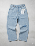 Right Leg Ripped BOYFRIEND JEAN